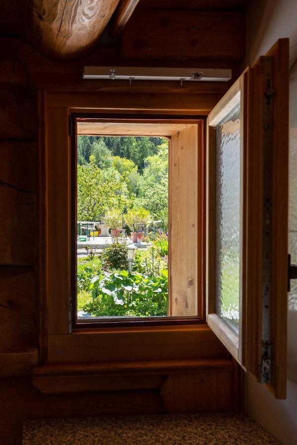 Le Gite De Briey Chalais Exterior photo