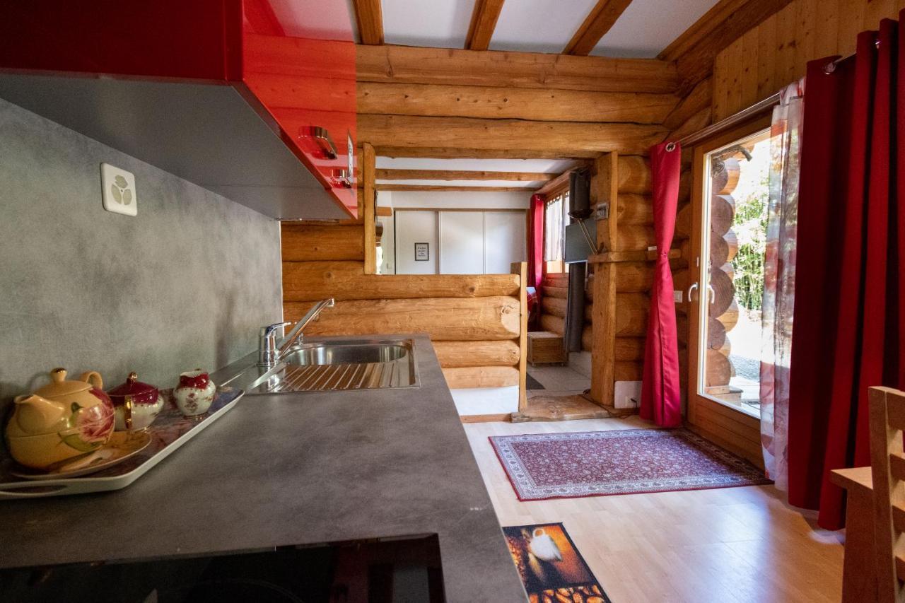 Le Gite De Briey Chalais Exterior photo