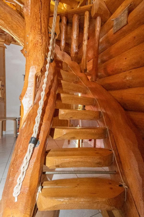 Le Gite De Briey Chalais Exterior photo